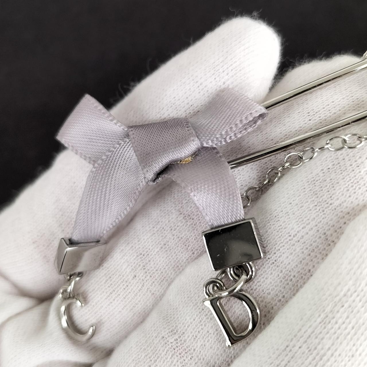 リボン、糊の跡が見えます