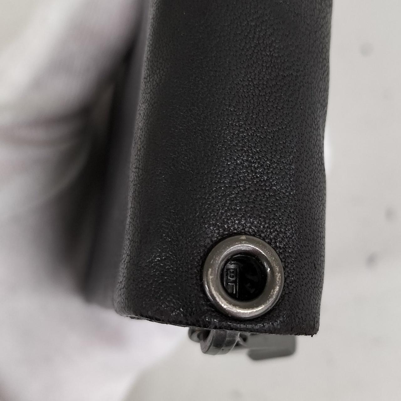 傷、傷による剥がれあり