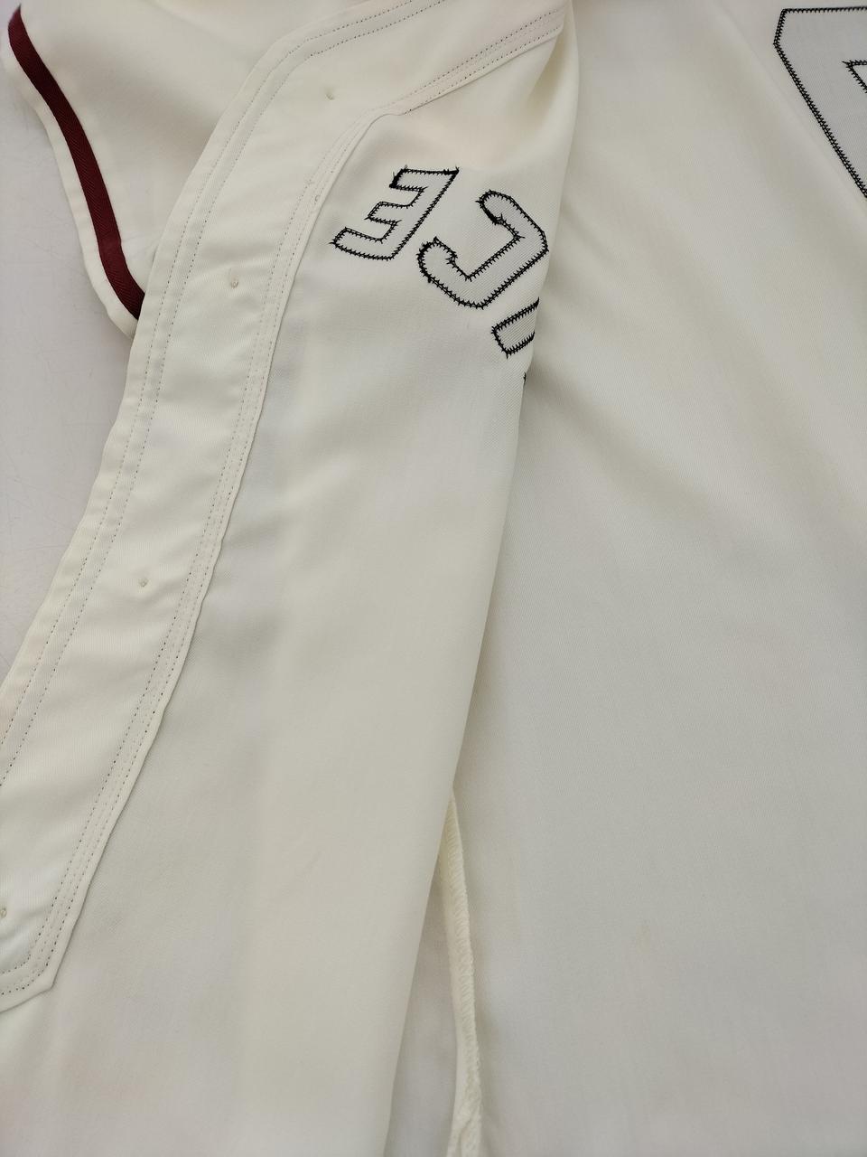 内側にもシミ汚れあります。