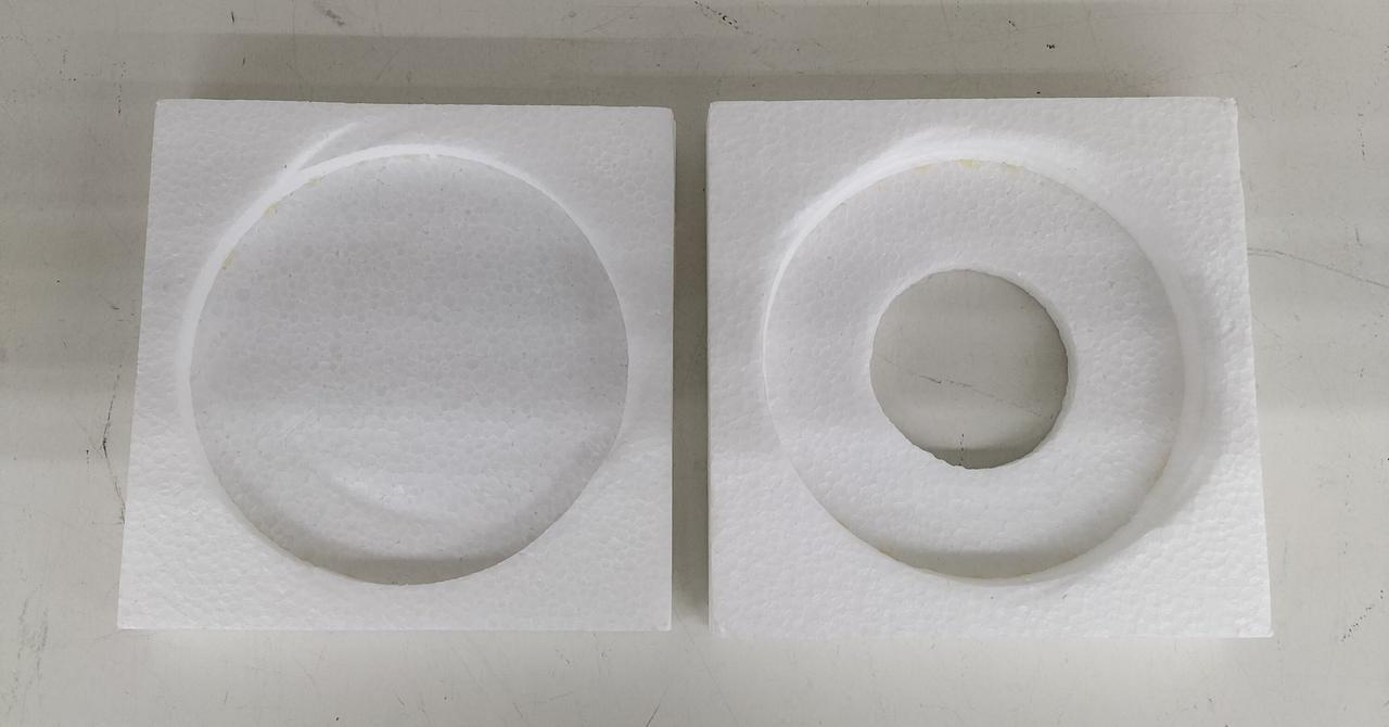 緩衝材、汚れあり