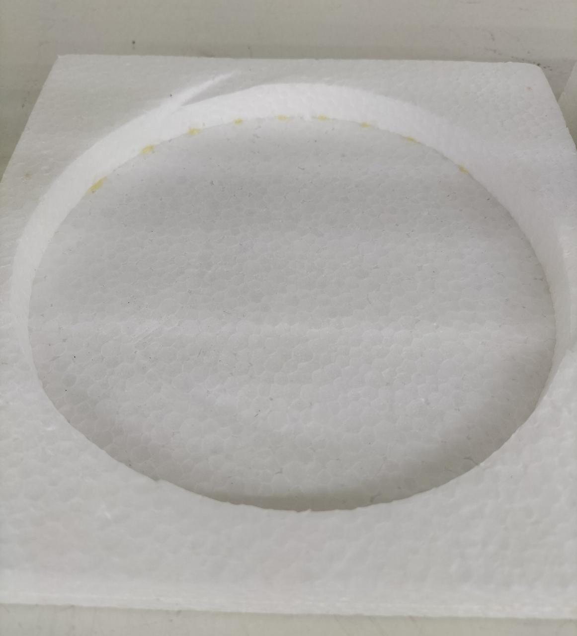 緩衝材、汚れあり