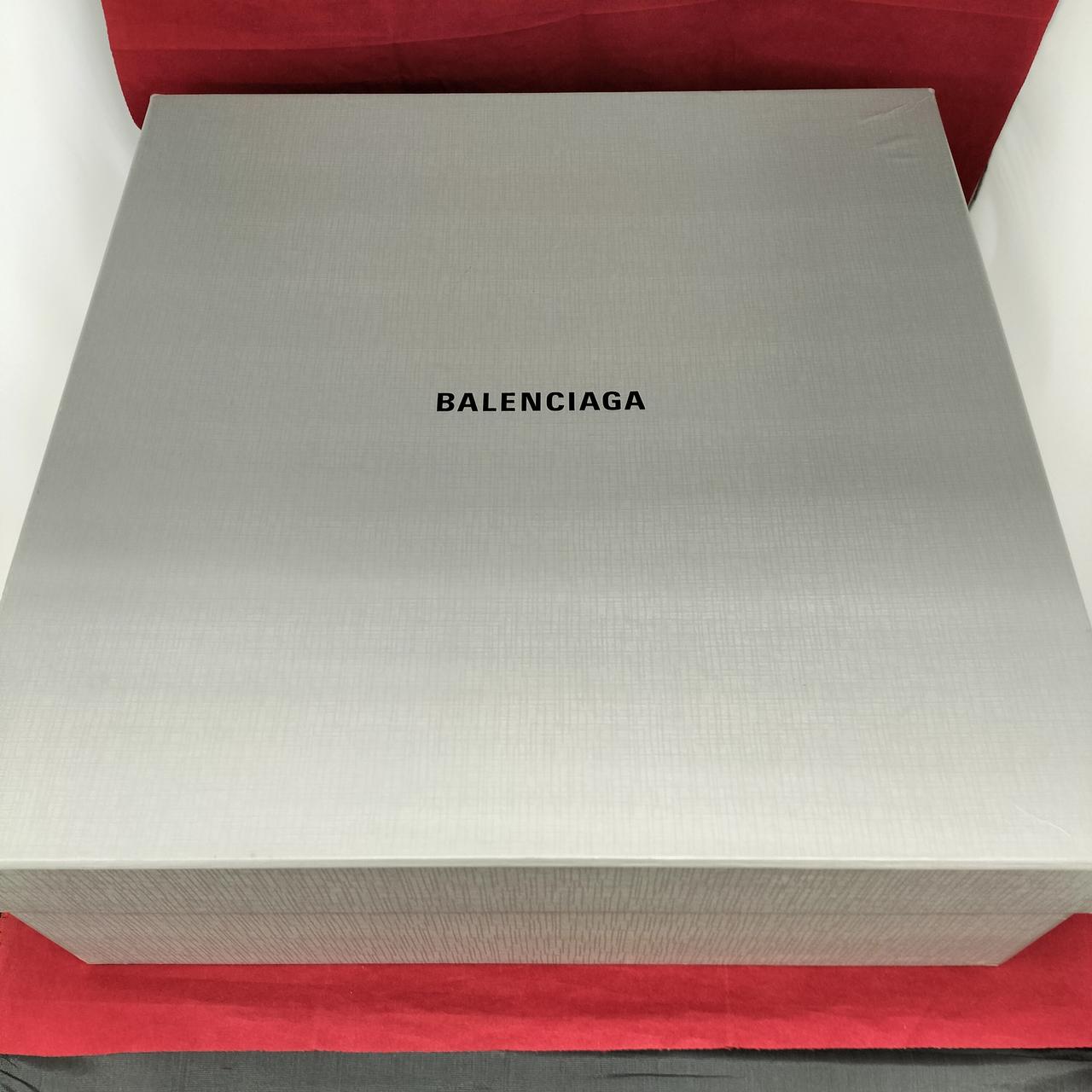 箱全体的に傷みあり