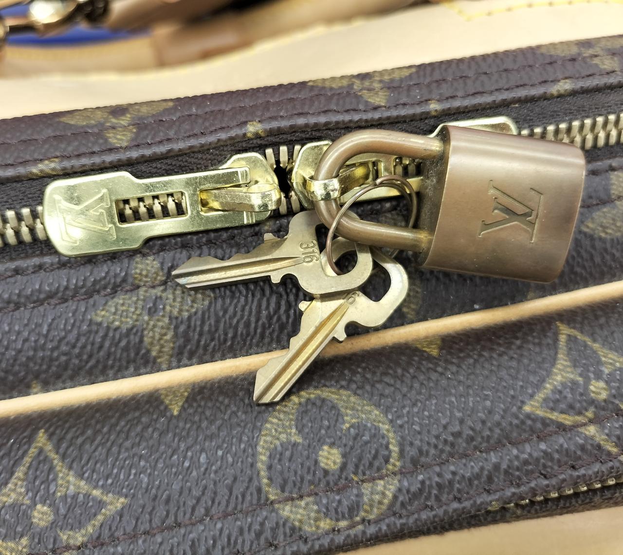 金具部分使用感あり