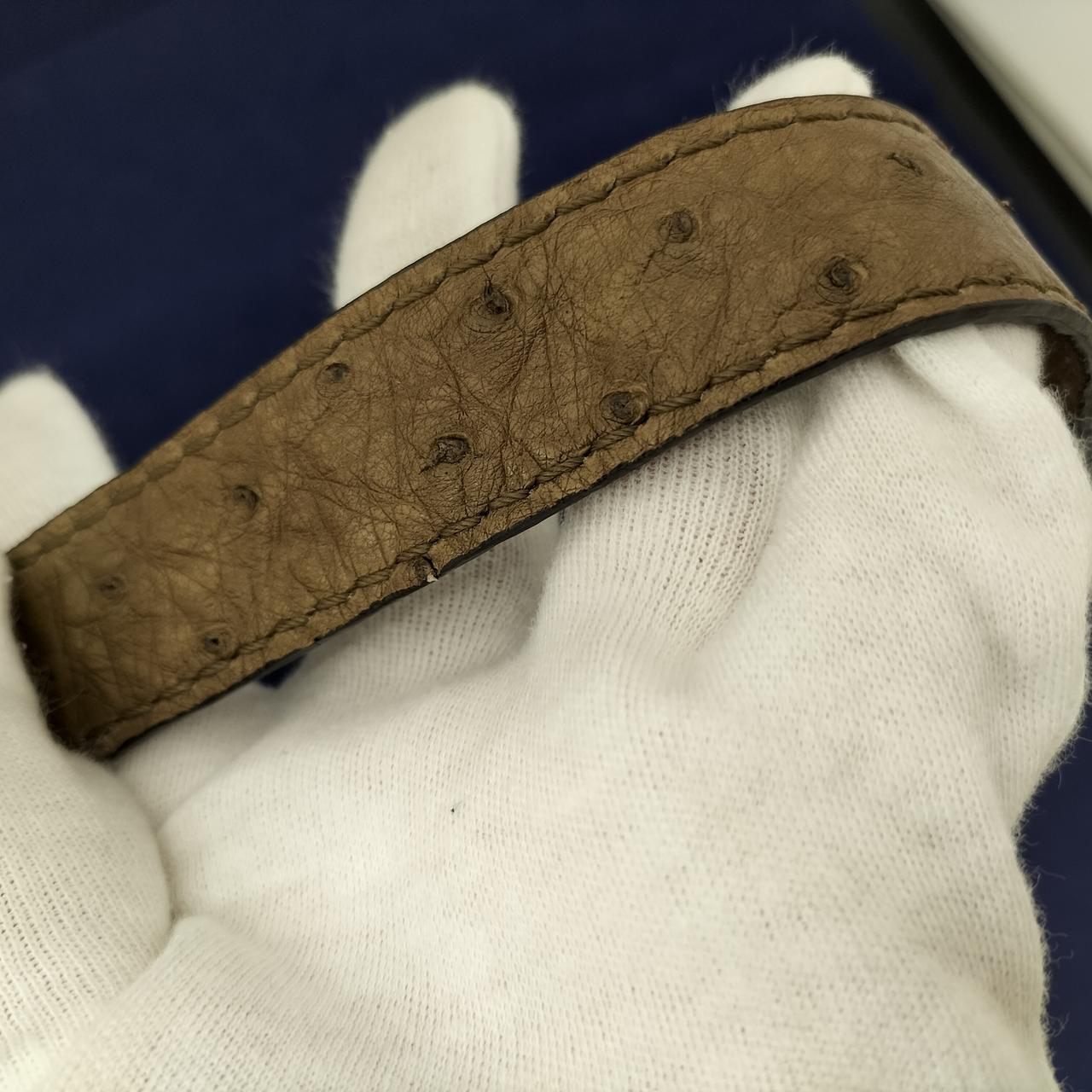 ショルダーストラップ少々使用感あり