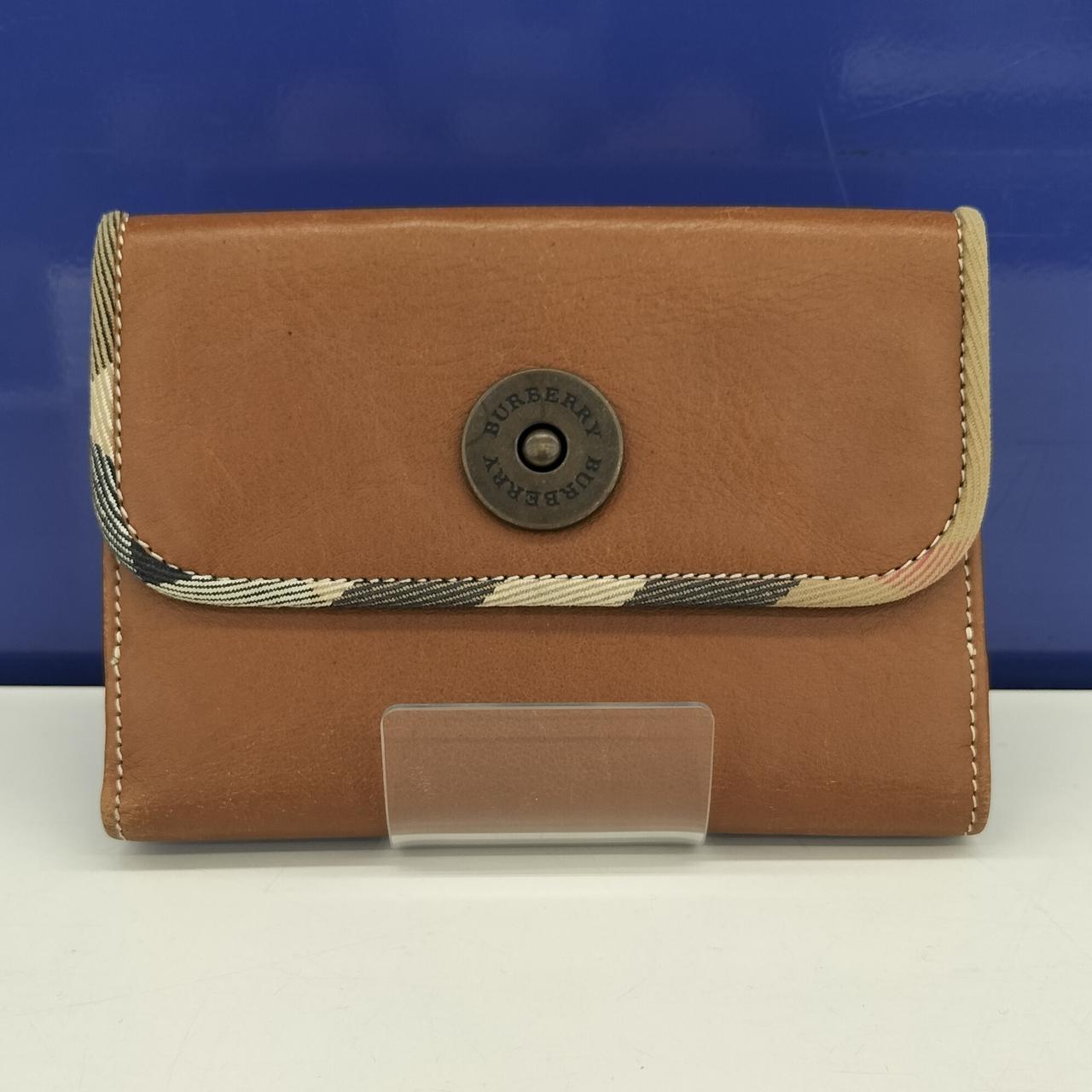 全体的に使用感が見られます。