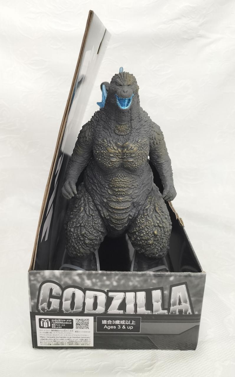 背板が斜めです。