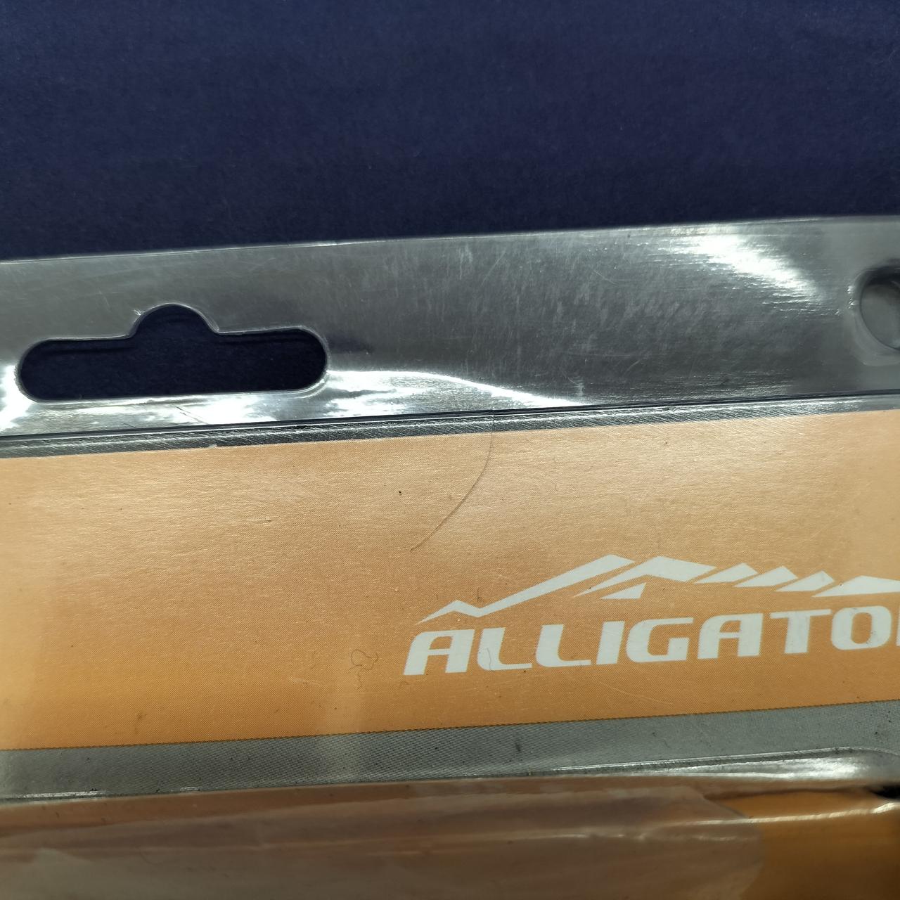 パッケージ割れあります。