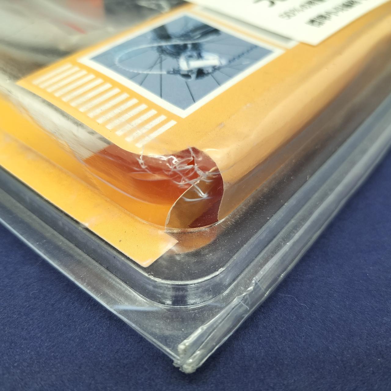 パッケージ割れあります。