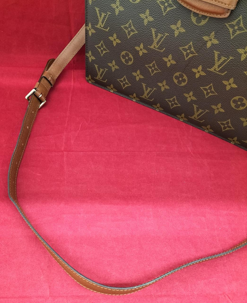 ショルダー紐 型崩れあり