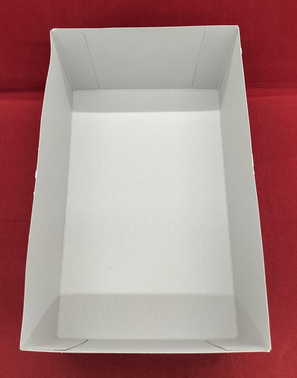 箱のフチに傷みあります。