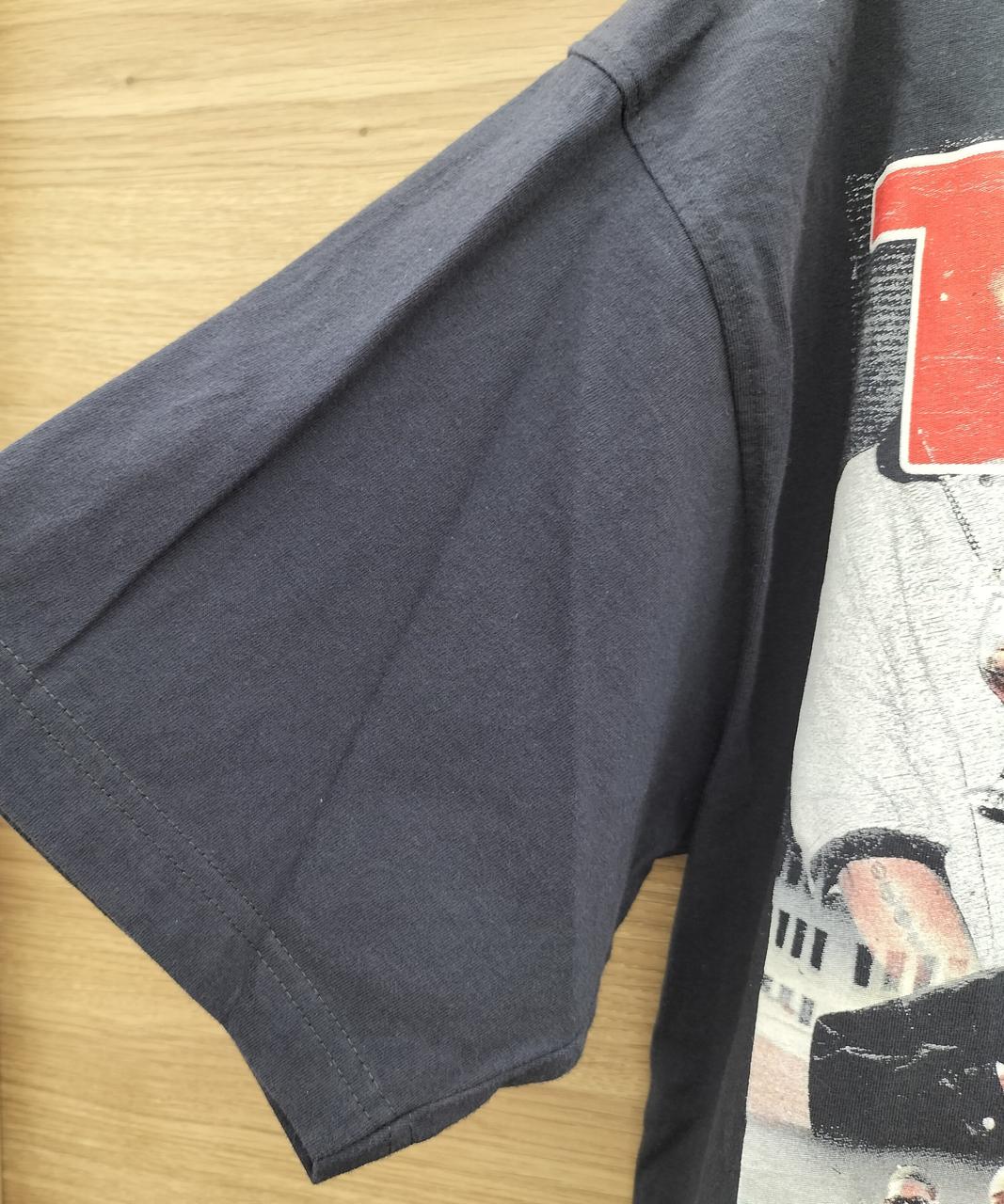 袖シワあり 生地全体的に白っぽいです。