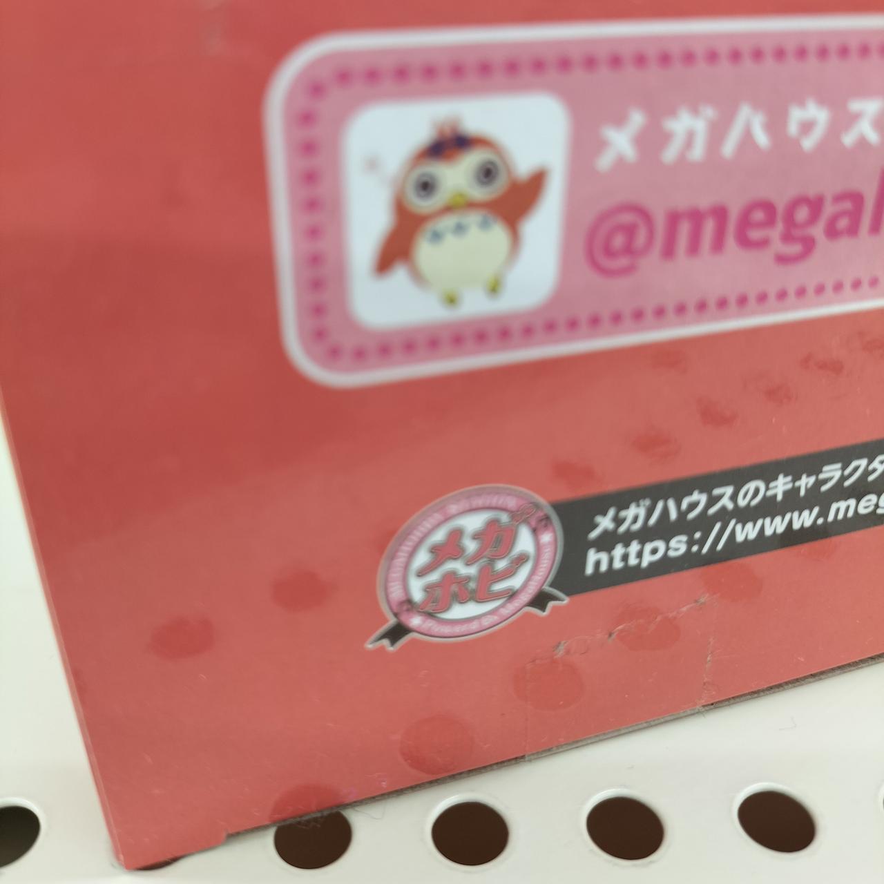 テープの部分に汚れがあります。