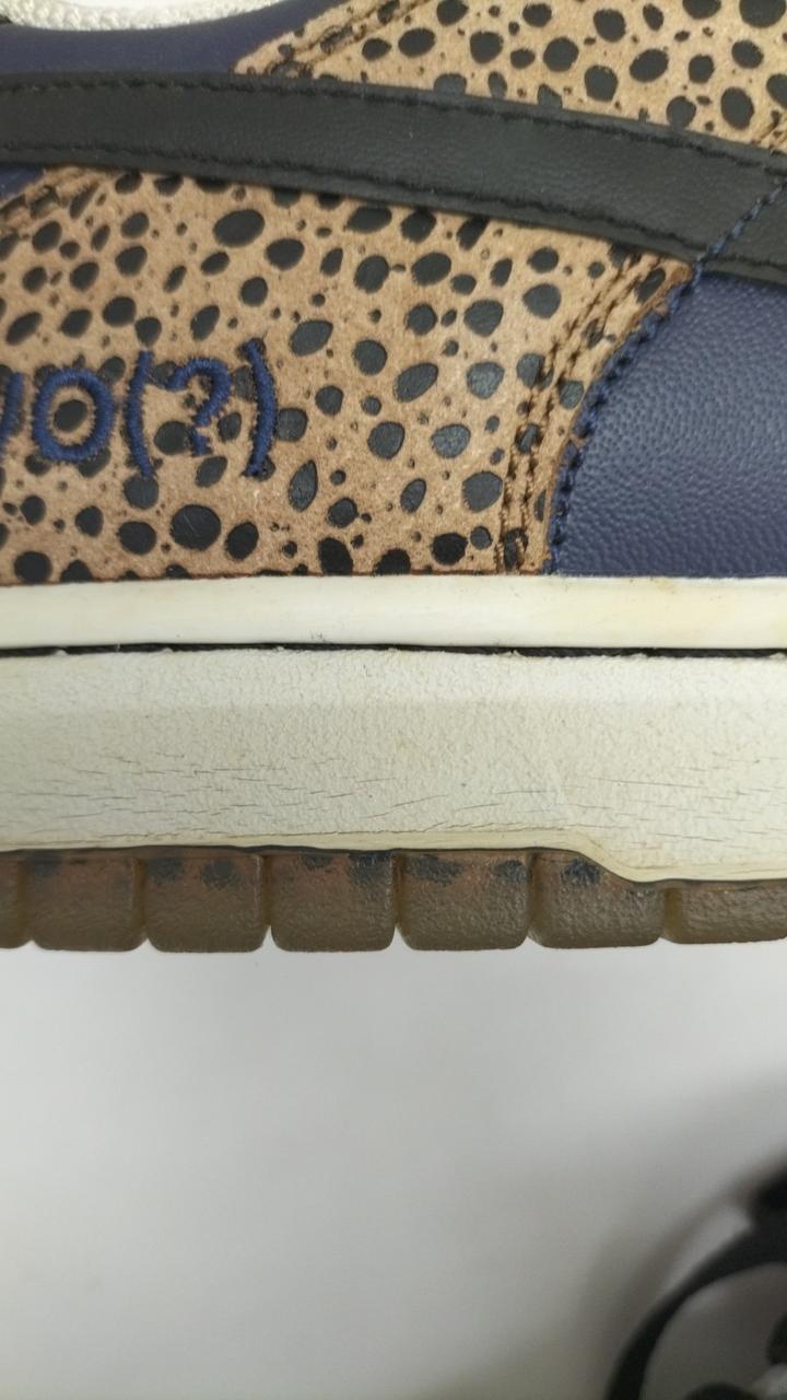 右足ソール部分亀裂あります