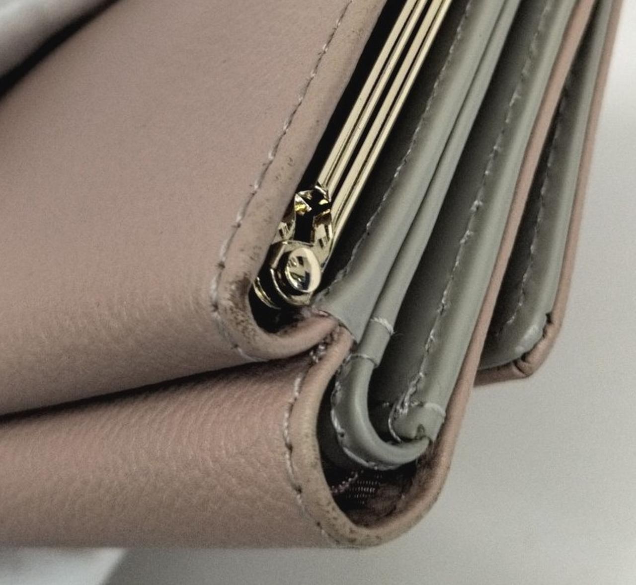 角に多少の擦れ有ります