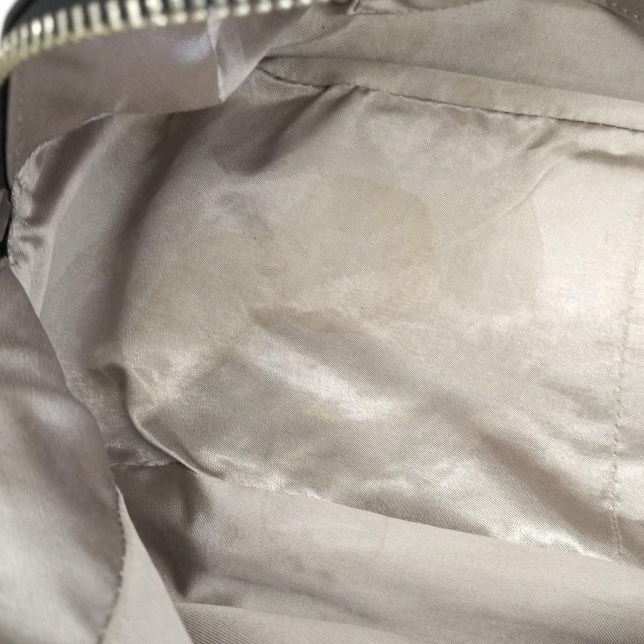 内側シミ有ります