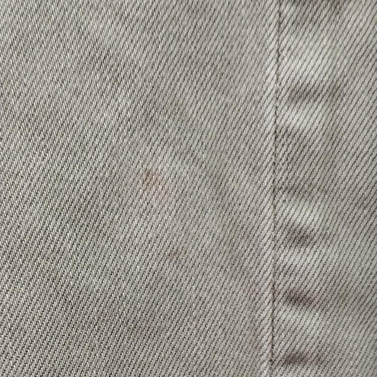 腹部側右下辺りの汚れ