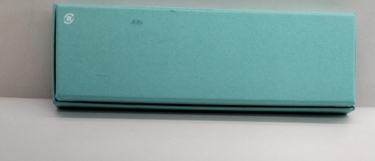 箱裏面に汚れ有ります