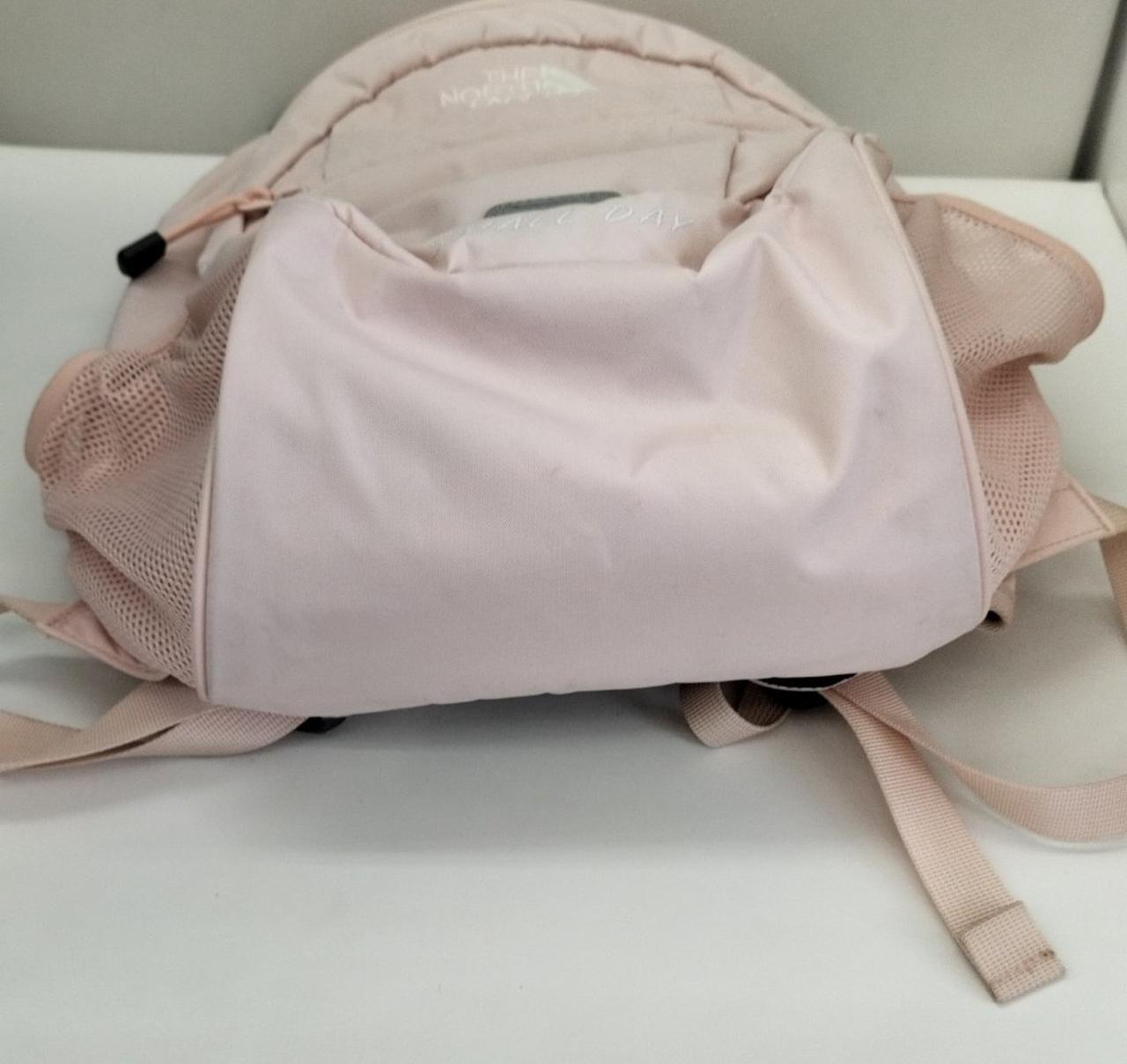 底面黒い汚れあります