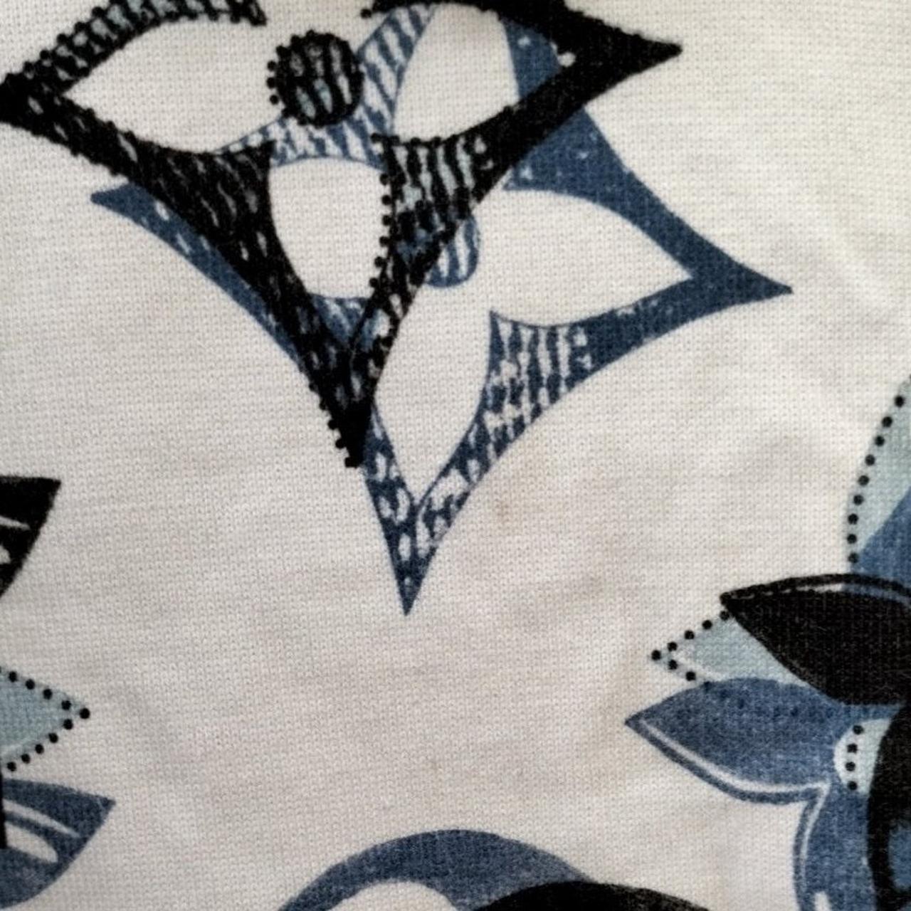 胸元中央しみ有