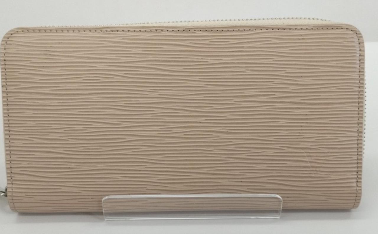 黒い汚れあります