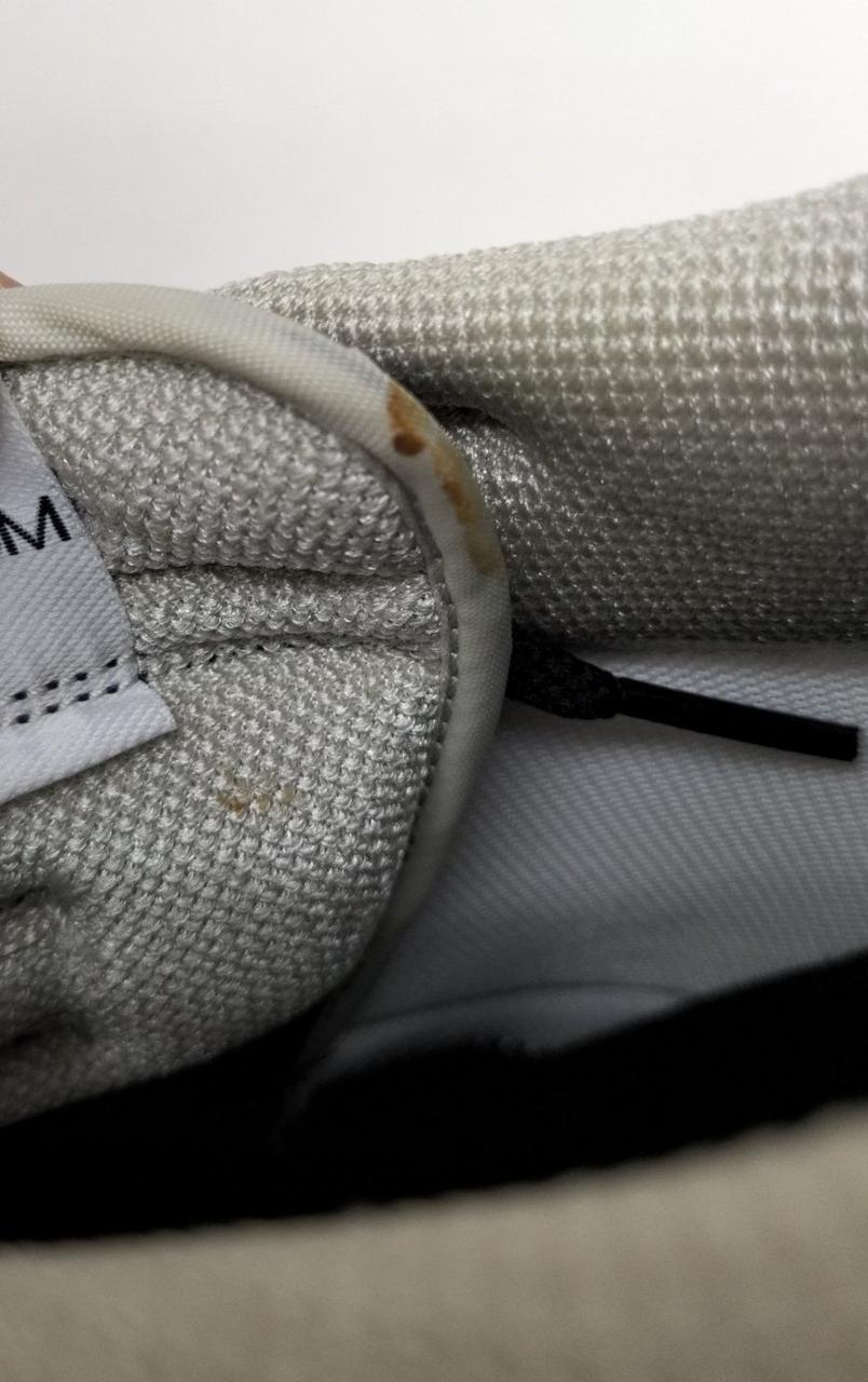 右足内側汚れ有ります