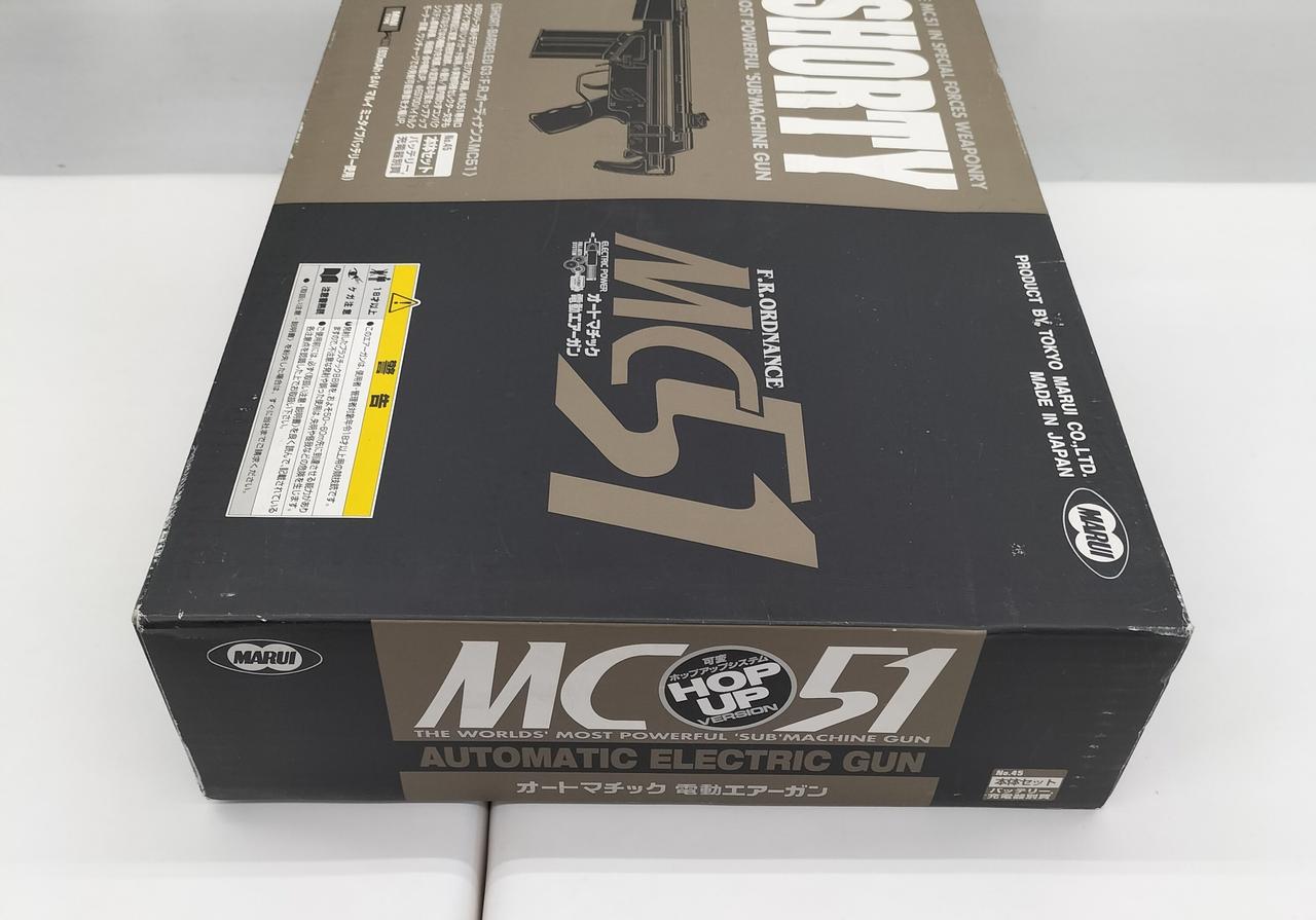 箱傷み有ります。