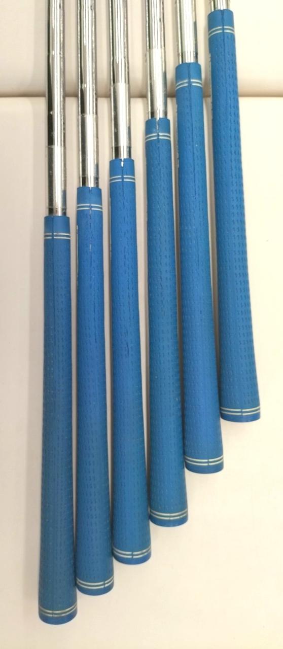 グリップひび割れ 汚れ有ります。