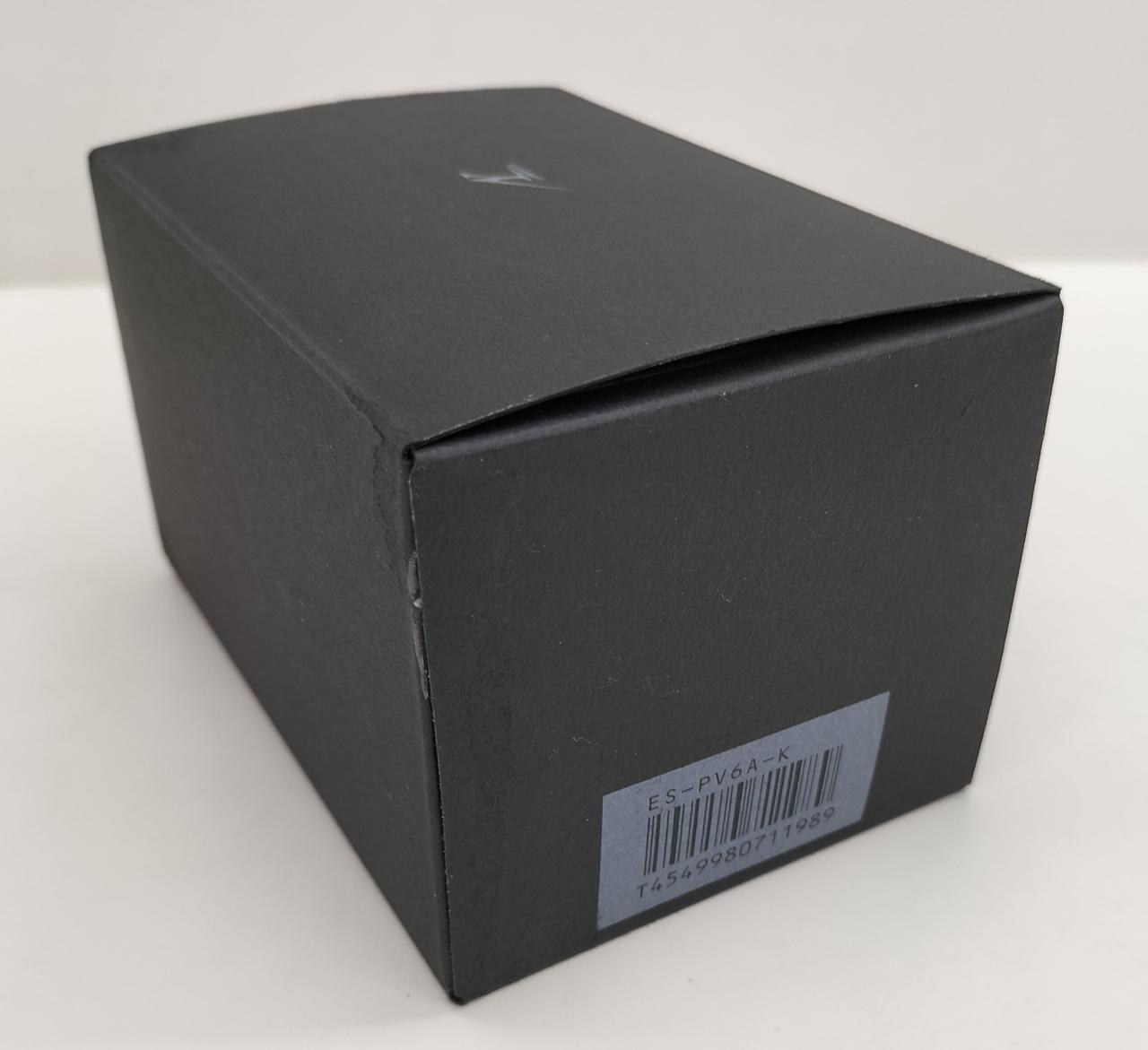 箱に少しキズ汚れ有ります