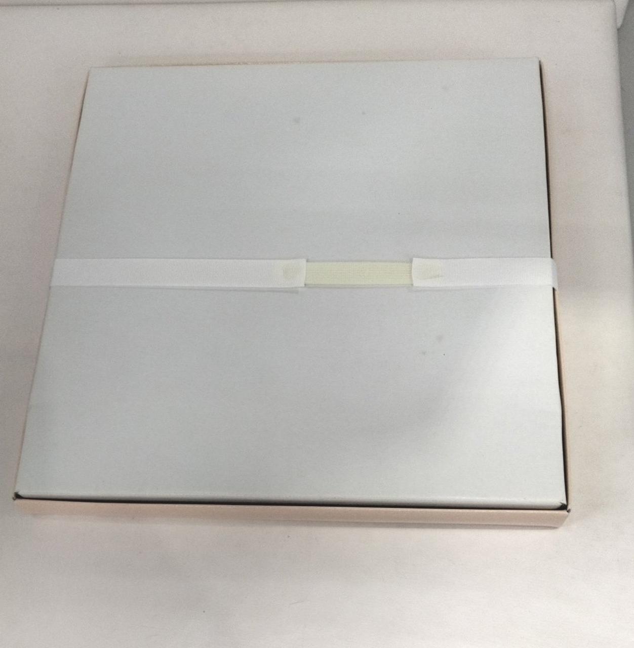 箱裏面に汚れあり