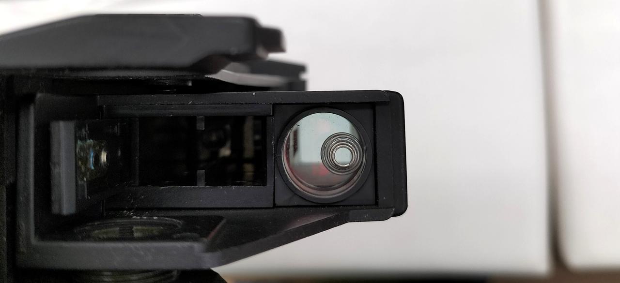 ドットサイト端子部分破損してます。