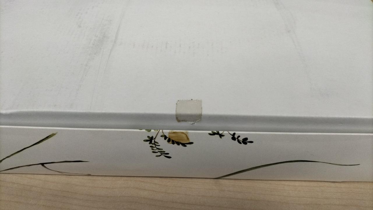 テープ変色あります