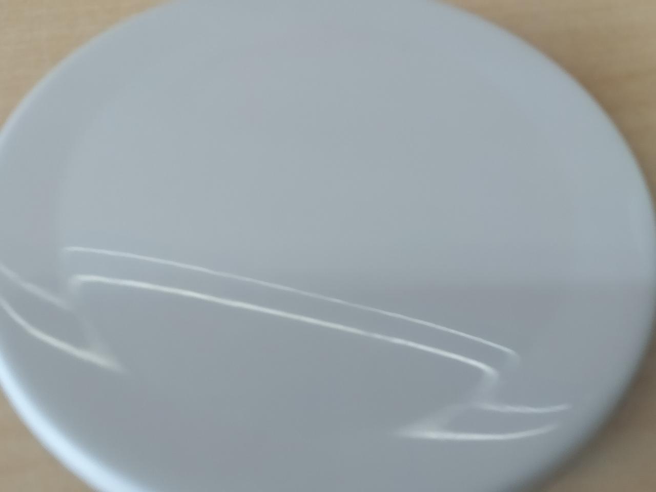 写真では分かりづらいですがキズあります