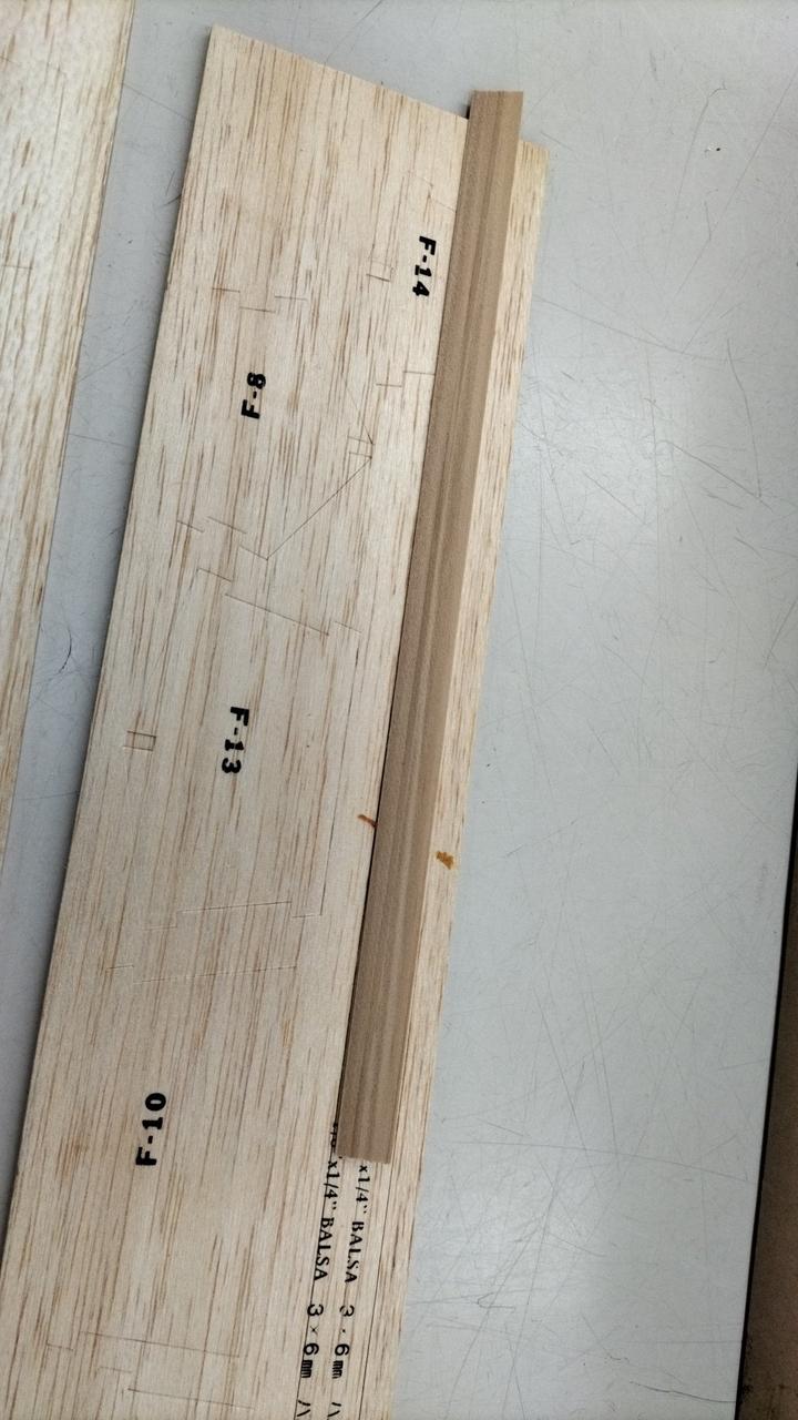 ゴムで固着してます