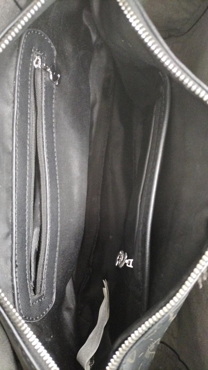 取り切れないラメ汚れあり