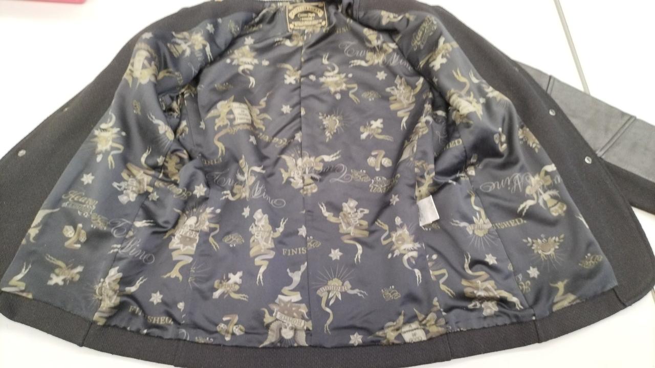 内側、毛羽立ちあります