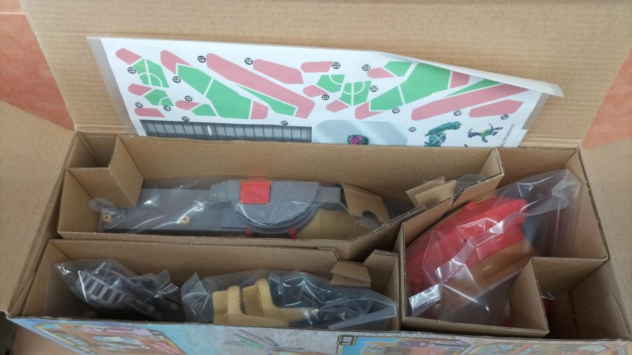 シール反りあり