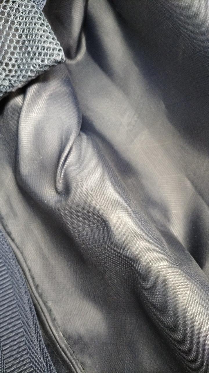 小さなシミあり