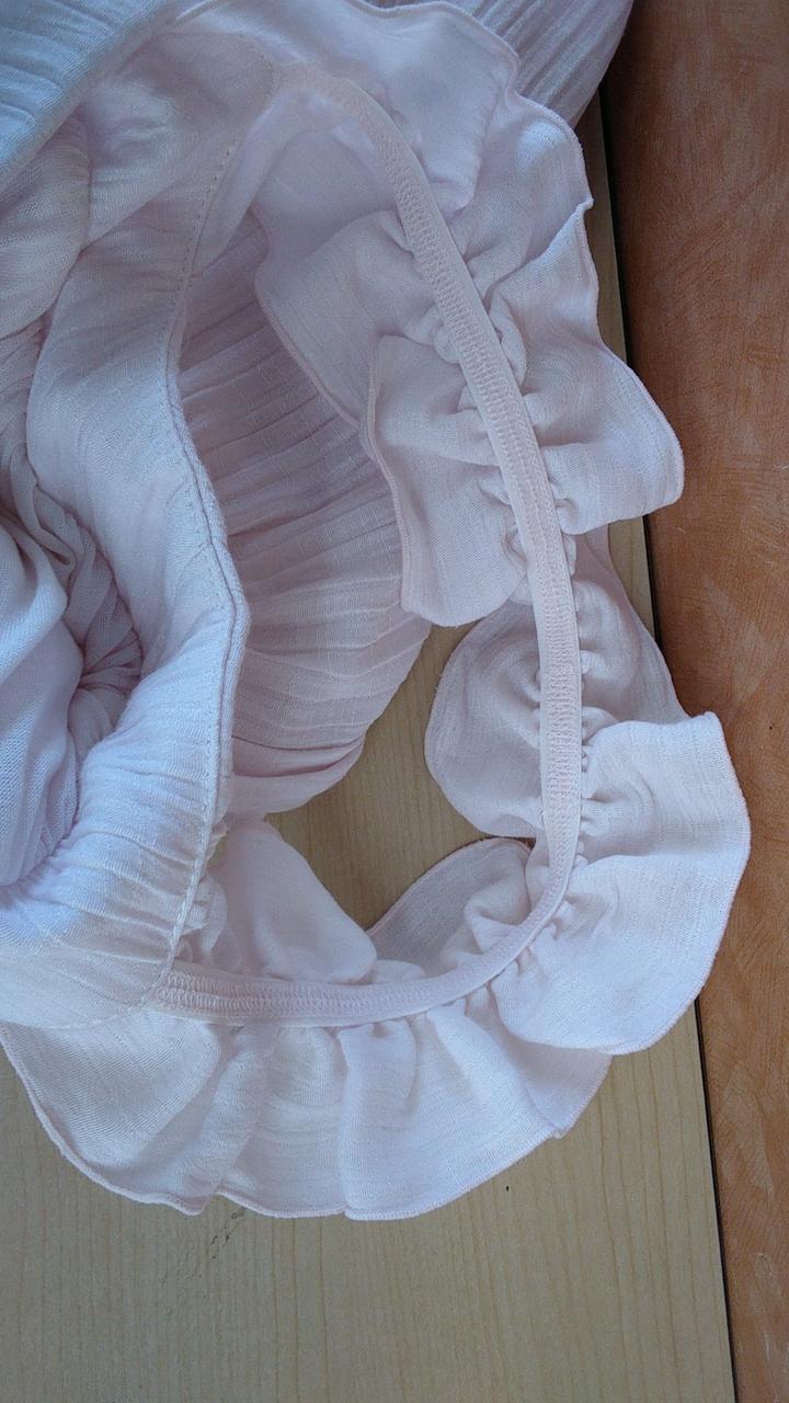 肩紐裏面はゴムになっています