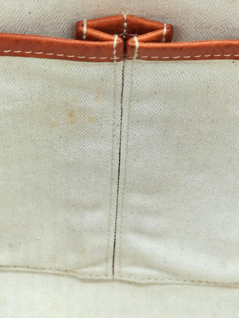 シミ汚れあります