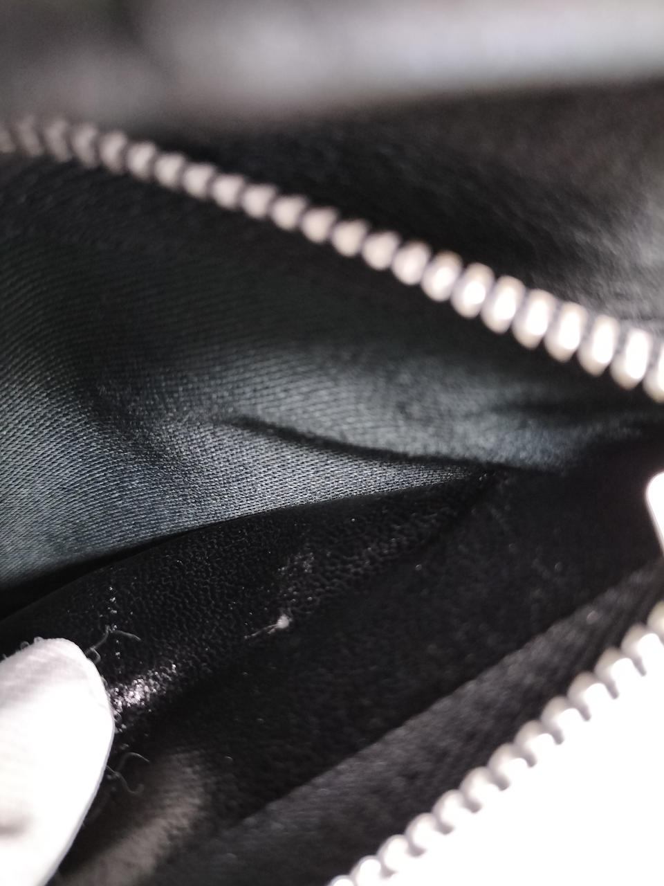 コインケース小さな汚れあります