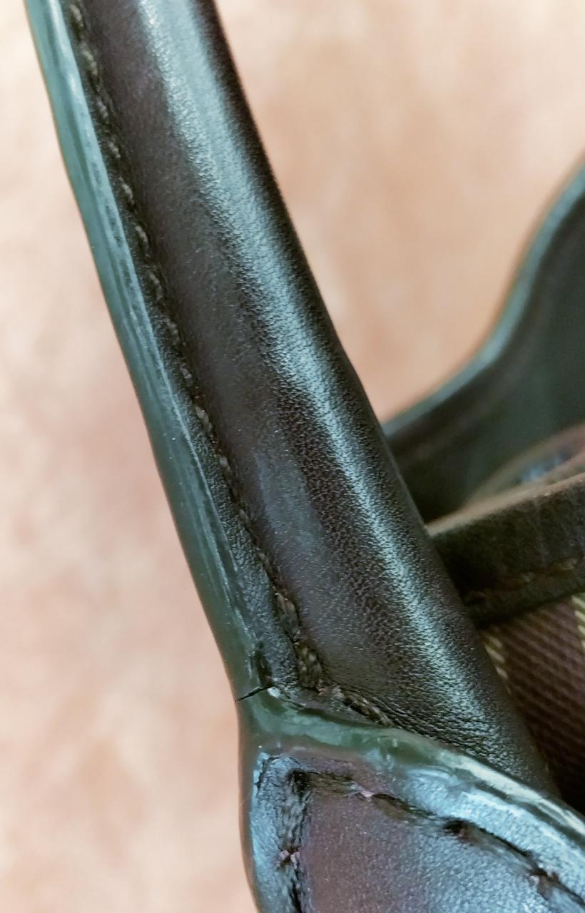 持ち手、ヒビあります