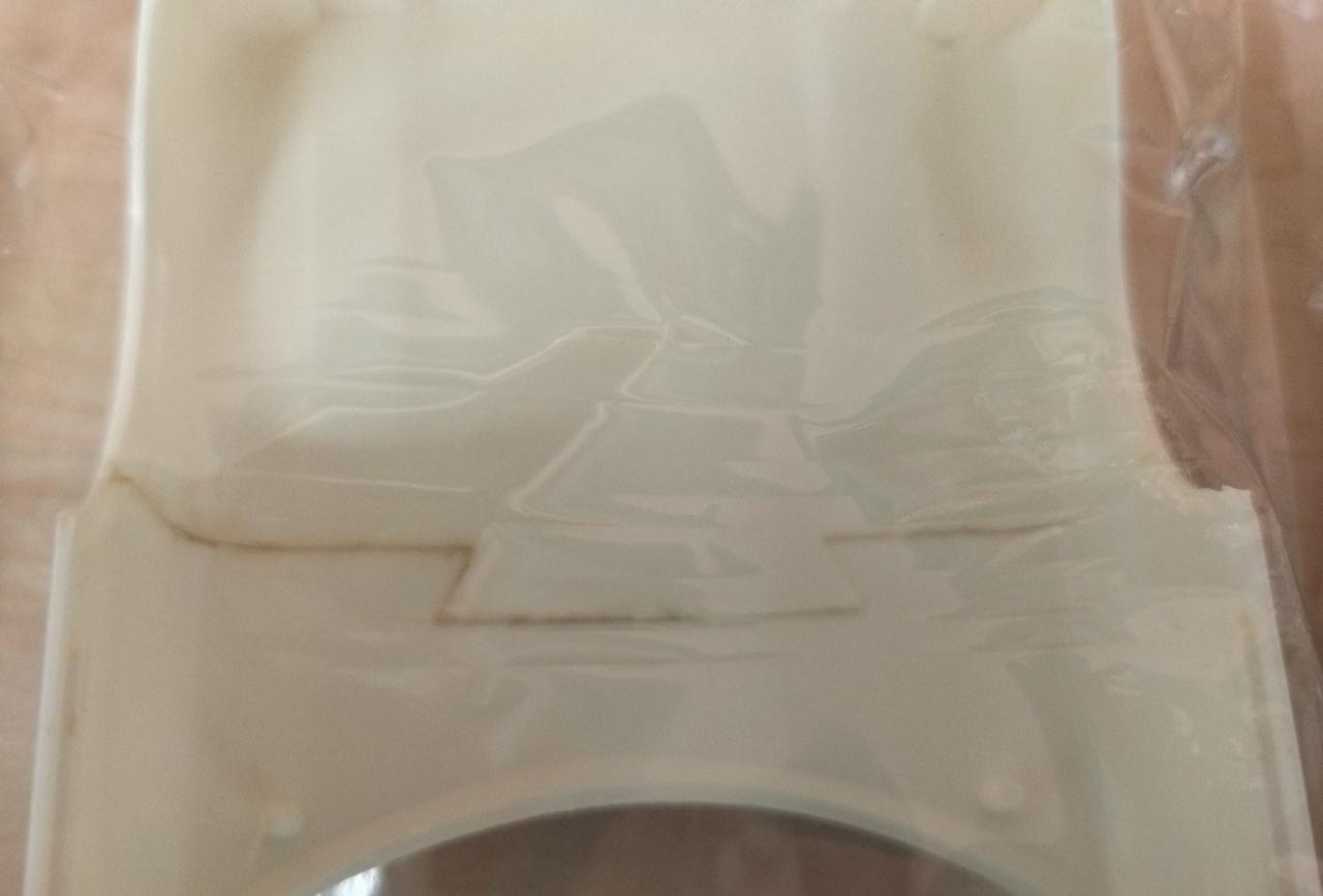 経年劣化の為、変色あります