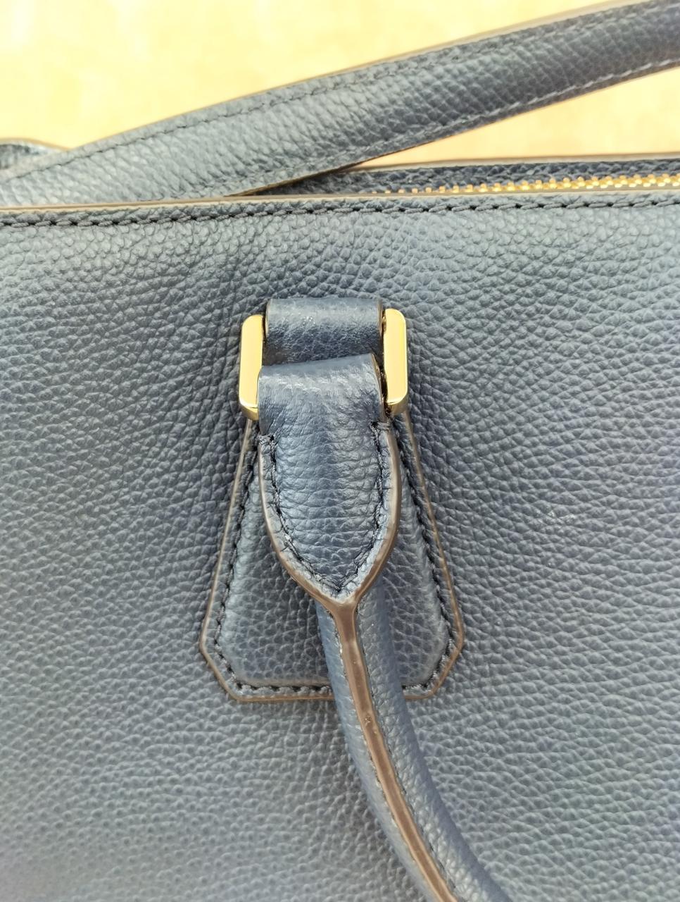 少々キズあり，色味が違います