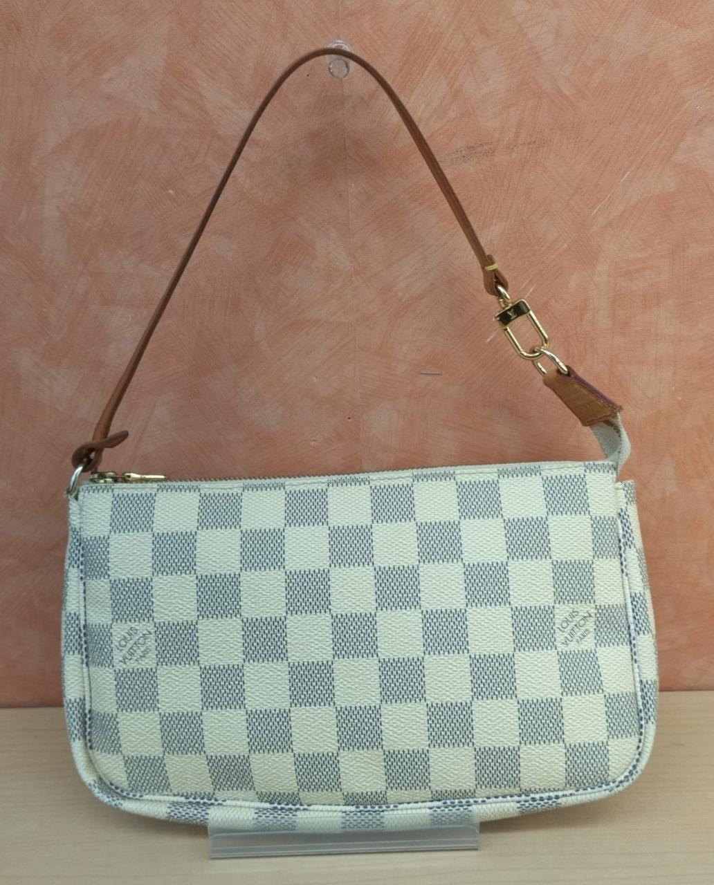 写真より全体的に黄ばみあります