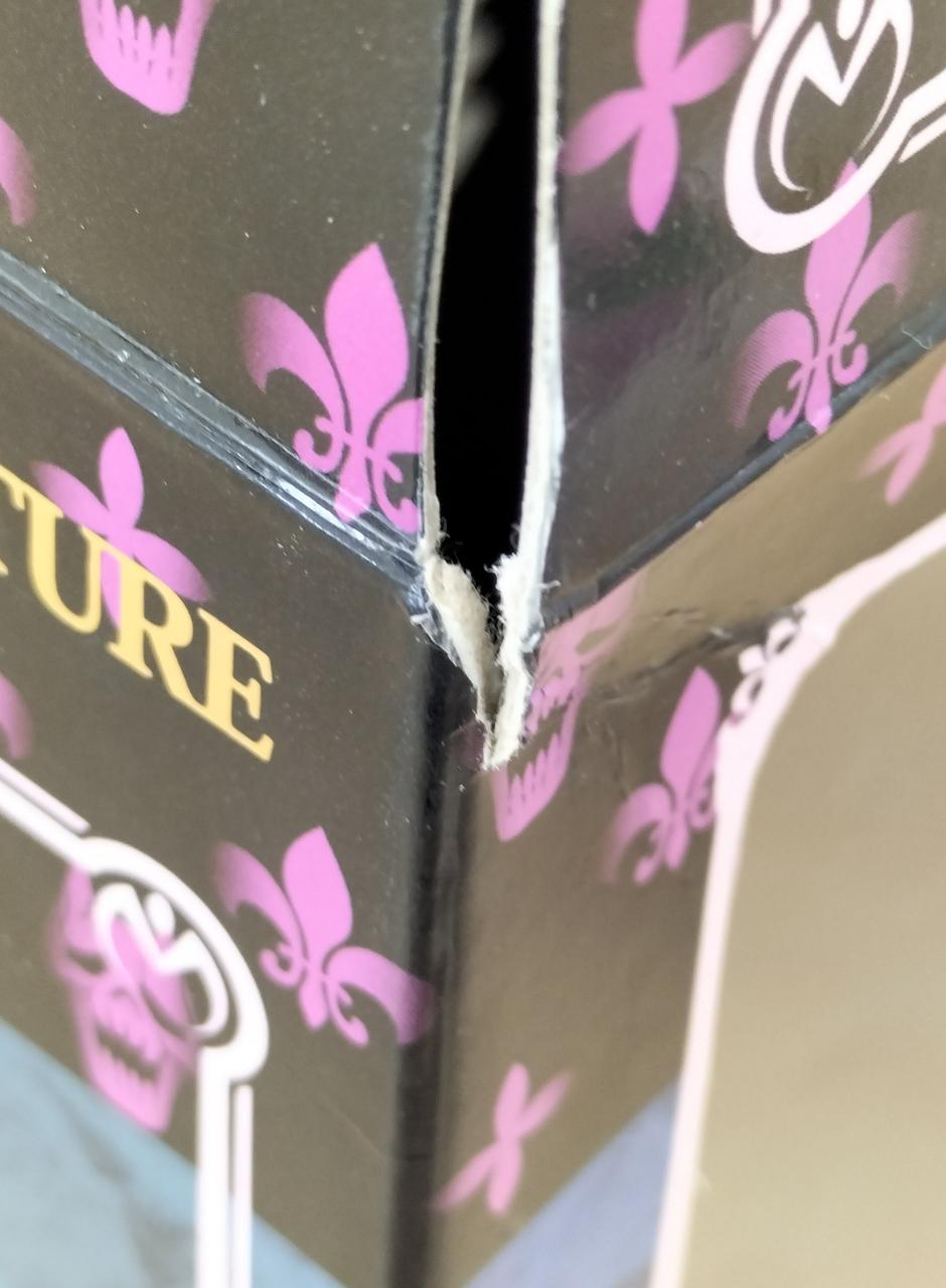 破れ折りあります