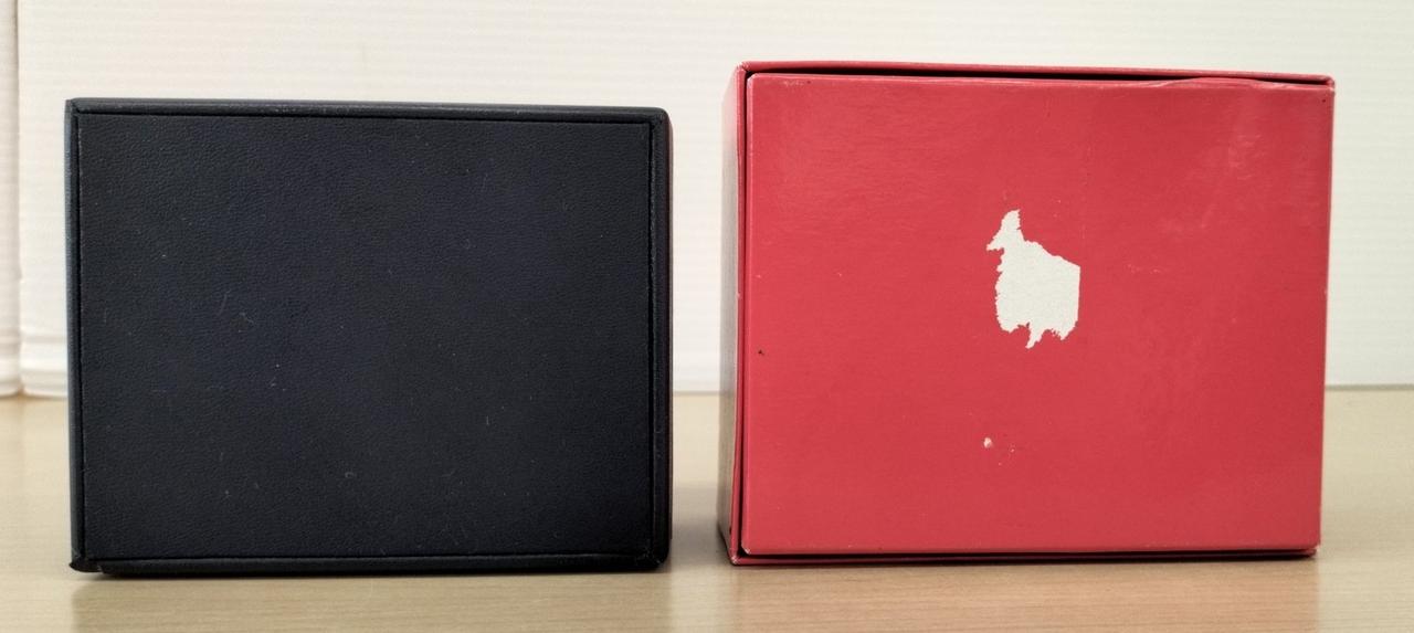 外箱、剥がれあります