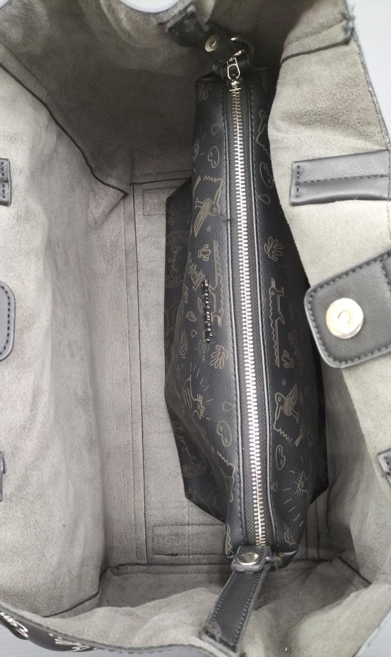 取り外し可能ポーチ付