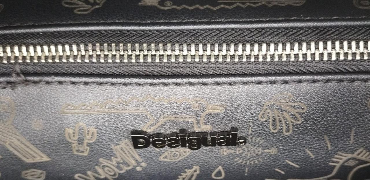 左上ほつれあり