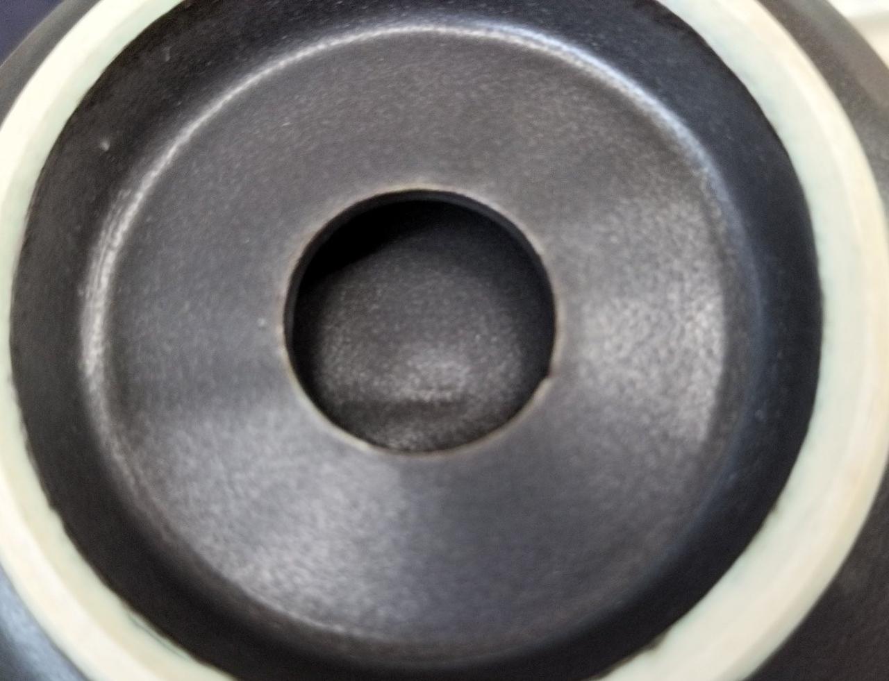 薄く刻印あります