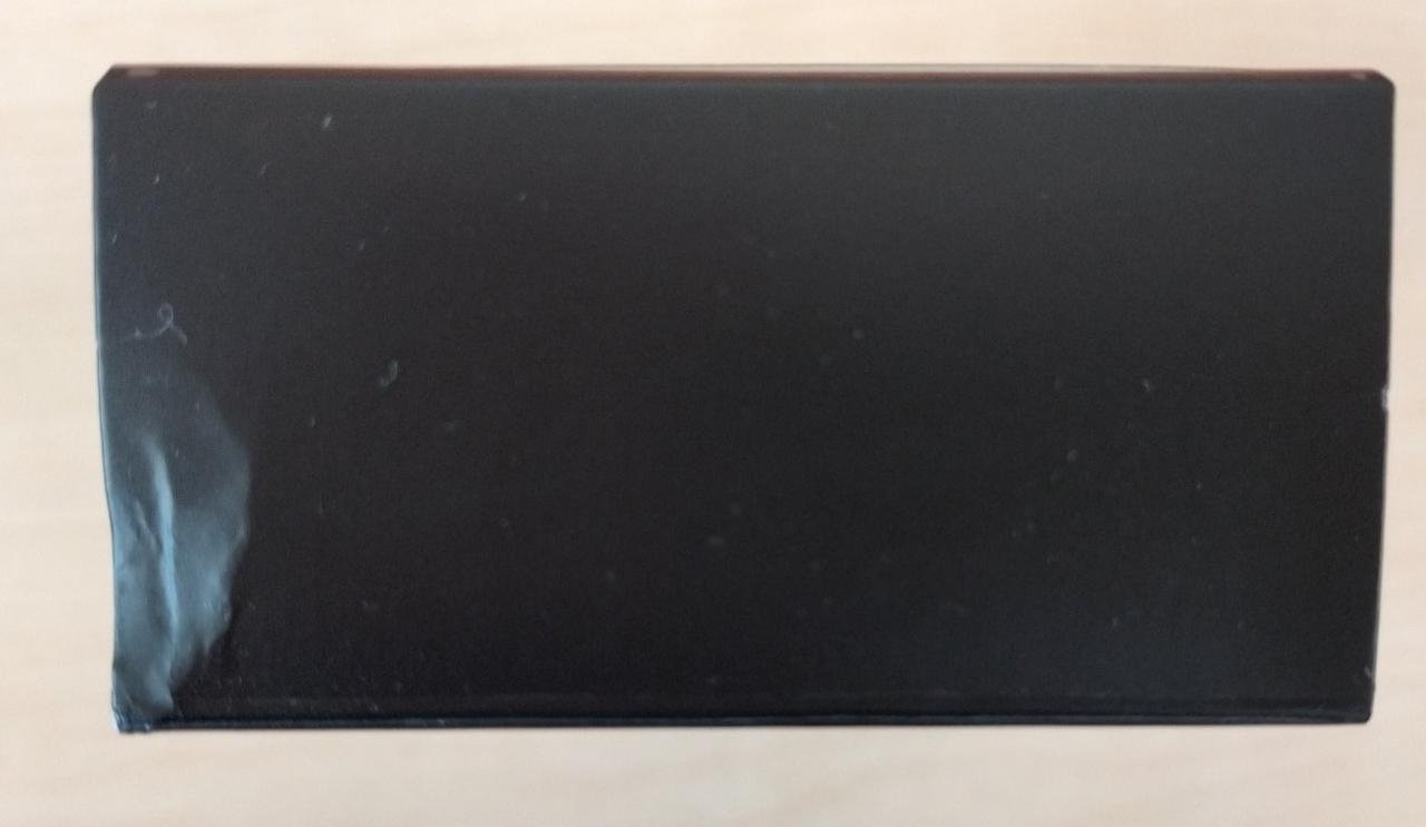 箱イタミあります